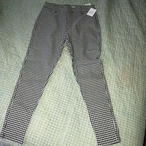 New with tags! Black and white checkered pants!